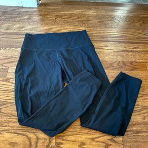 Everlane Perform Ankle length Legging size Medium Black